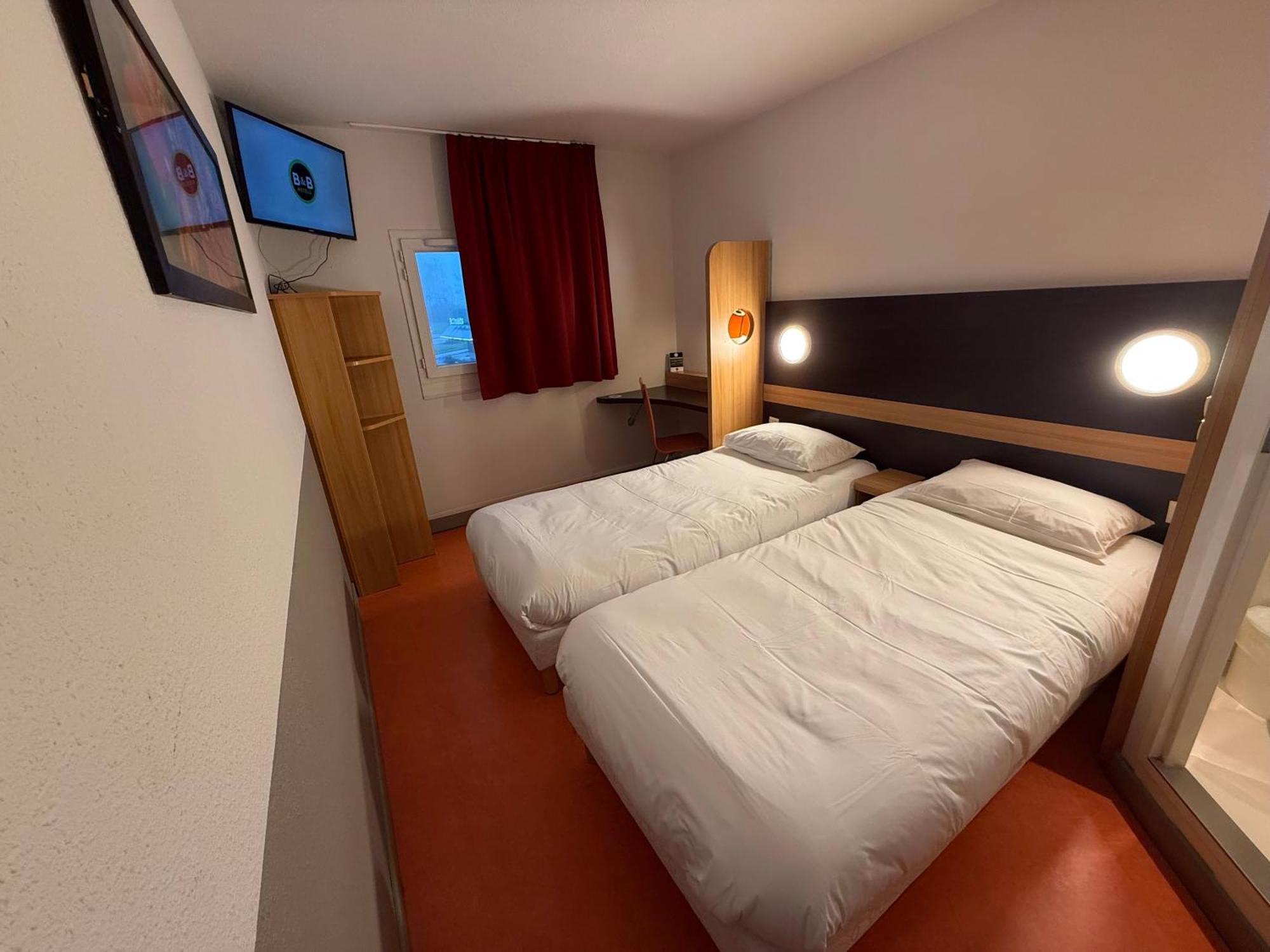 B&B Hotel Lisieux Parc Des Expositions Bagian luar foto