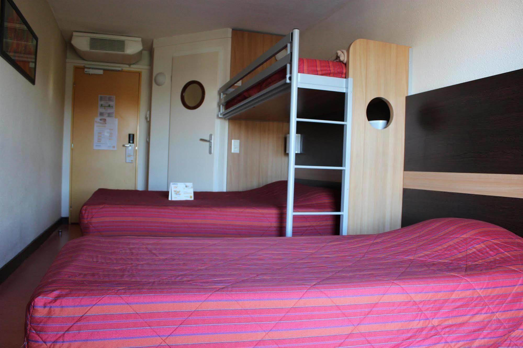 B&B Hotel Lisieux Parc Des Expositions Bagian luar foto